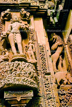 Statues, Sculpture, Carving, bar-Relief, Sun Temple, Konarak, Orissa, 1950s