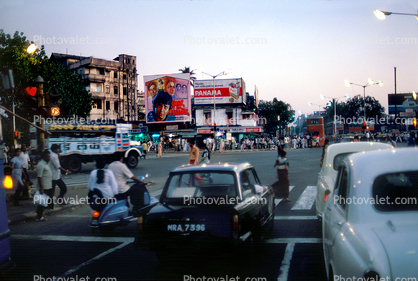 Cars, City Street Scene, Intersection, crowded, vespa, Mumbai, automobile, vehicles
