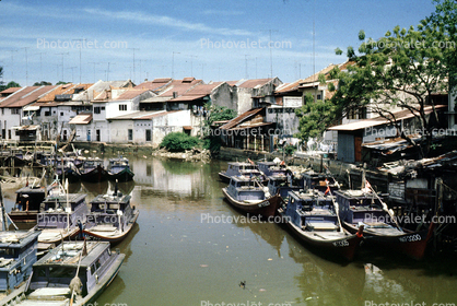 River, Boats, Canal, houses, homes, buildings