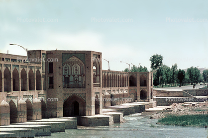 Isfahan, Bridge