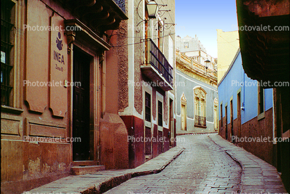 Guanajuato, alley, alleyway