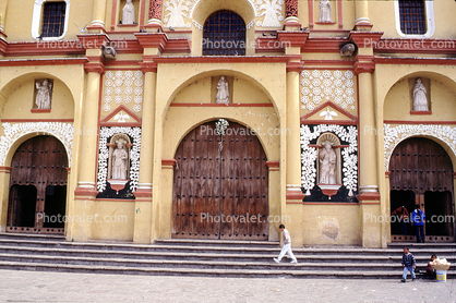 door, doorway, steps, San Crist?bal de las Casas, Chiapas