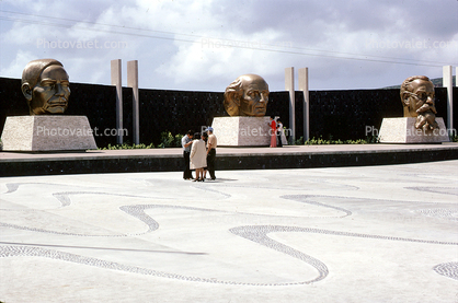 San Fernando Plaza, statue of the Tres Presidentes (Three Presidents), Guaymas, Sonora