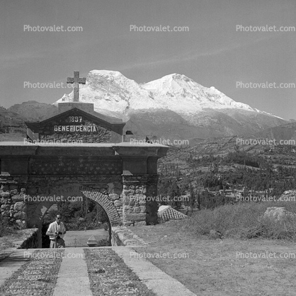 Beneficencia 1897, Snow Mountain Peaks, Cross, Andes