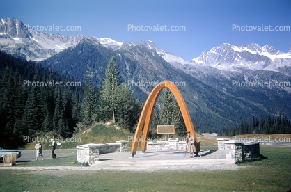 Trans-Canada Highway Monument, Rogers Pass, Monument Arches, tripod, mountains