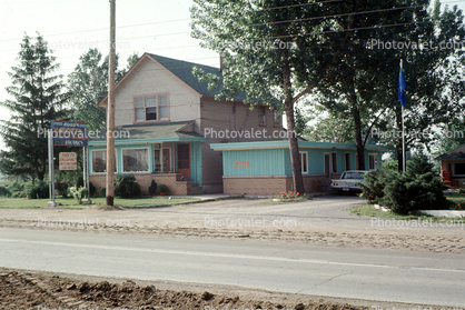 Kood's Motel, building, flag, Mercury Comet, 1960s