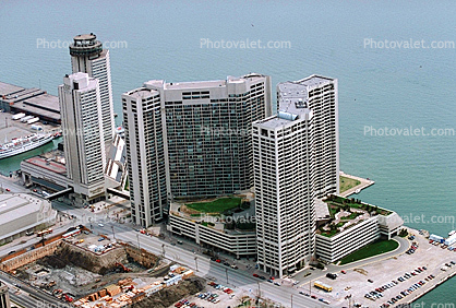 55 Harbour Square Building, Docks, Harbourside Condominiums, parking lot, Ferryboat, waterfront, highrise, Lake Ontario, 4 May 1985