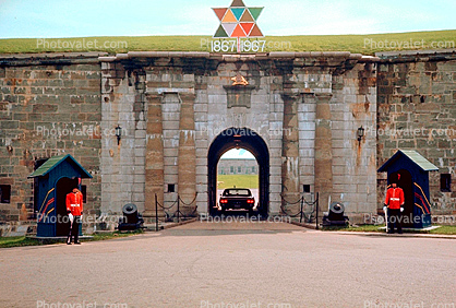entrance, Quebec Fort, soldiers, hut, 1967, 1960s