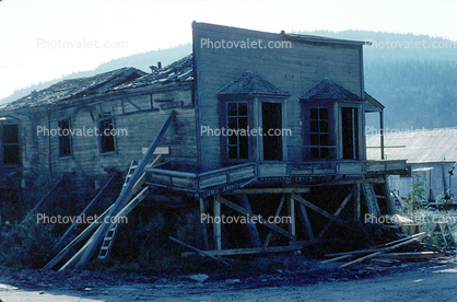 building, dilapidated, spooky, haunted, Dawson City
