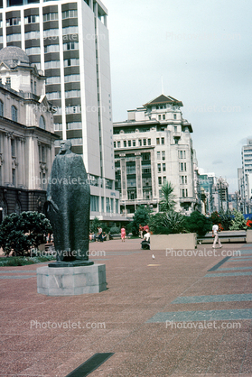 statue, monument, Queen Street, Auckland
