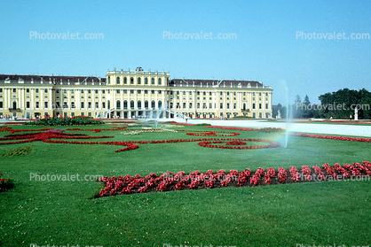 Palace and Gardens of Sch?nbrunn, Vienna