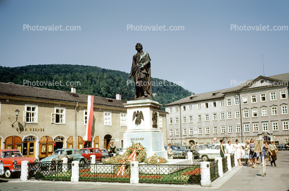Mozart, Salzburg, statue, statuary, landmark, wreath, buildings