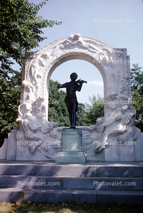 Monument to Johann Strauss, Vienna