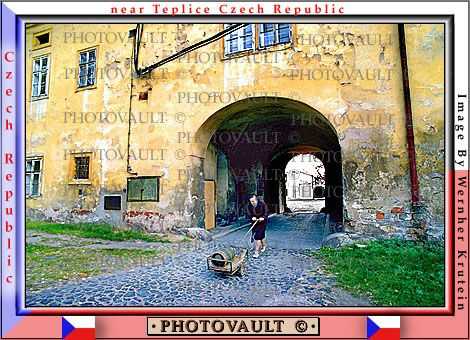 Tunnel, Woman pushing a cart, Doksany, Kostel A Krypta