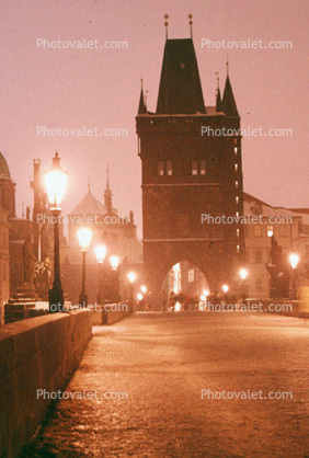 Charles Bridge, Lesser Town Bridge Tower, landmark, Twilight, Dusk, Dawn, Vltava River