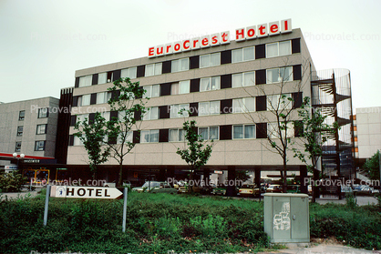 Euro Crest Hotel, June 1977
