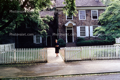 Curb, England, Woman, Home, Picket Fence, Sidewalk, House, Wndows