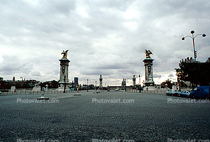 Pegasus, Pegasus the Flying Horse, Golden statues on the Pont Alexandre III, Paris