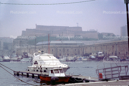 Hilltop, Hill, Fort, Citadel, Waterfront, Boats, Docks, Fog, Foggy, Buildings, Fort Saint-Nicolas de Marseille, Landmark