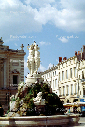 Three Graces Statue Montpelier, Women, Etienne d'Antoine, Landmark