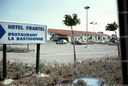 Hotel Frantel, cars