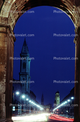 Siegestor (Victory Gate) or Victory Arch, Munich, Twilight, Dusk, Dawn