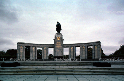 Soviet War Memorial, (Tiergarten), Statue, Berlin