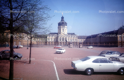 Charlottenburg Palace, (Schloss Charlottenburg), building, cars, Prussian history, May 1970, 1970s