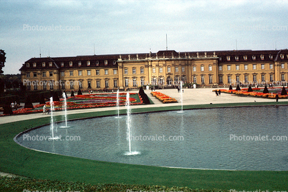 Pond, Fountain, Castle, Monrepos Lakeside Palace, Ludwigsburg, Baden-W?rttemberg, Stuttgart