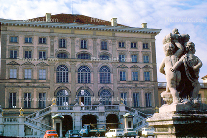 Statue, Nymphenburg Castle, Schlo? Nymphenberg, Munich