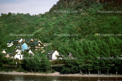 Homes, Houses, Village, Town, Hill, Forest, trees, Mountains, Rhine River Gorge, (Rhein)