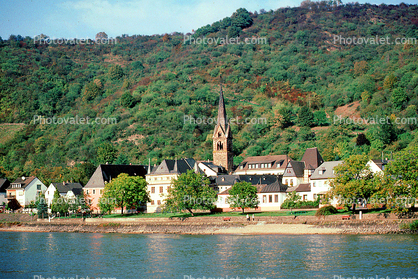 Kampbornhofen, Church, Homes, Houses, Village, Town, Hill, Mountain, Rhine River Gorge, (Rhein), Rhine River