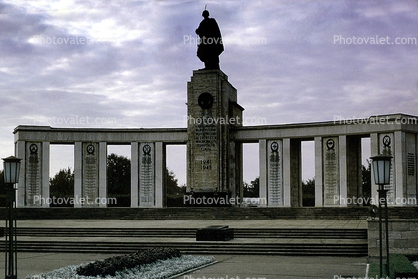Soviet War Memorial, (Tiergarten), Statue, Berlin