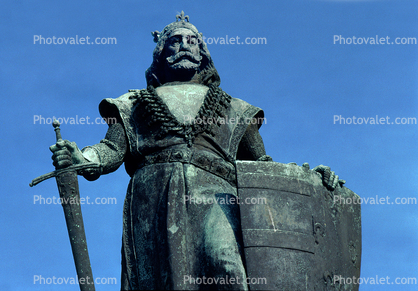 Karoly Robert, sword, Shield, Crown, Robe, Bronze Statue, Millennium Monument, Heroes Square, Budapest