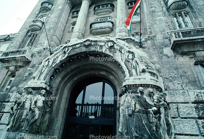 Arch Entryway, Entrance, Door, Doorway, Building, Budapest