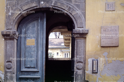 Door, Doorway, Entryway, Entrance, Arch, Budapest