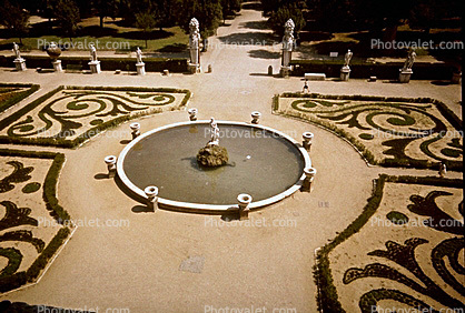 Water Fountain, aquatics, round, circle, manicured gardens, Rome