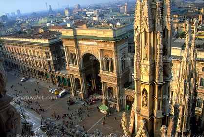 Milan Cathedral (Italian: Duomo di Milano), Milan Galleria, buildings