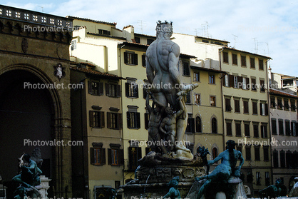 Fountain of Neptune in Florence, Italian: Fontana del Nettuno, Signoria square, Trident, Horses