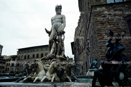 Fountain of Neptune in Florence, Italian: Fontana del Nettuno, Signoria square, Trident, Horses