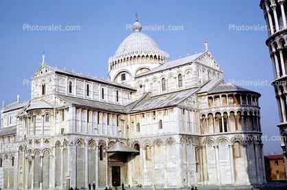 The Piazza del Duomo ("Cathedral Square"), Piazza dei Miracoli ("Square of Miracles"), landmark