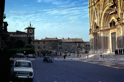 small, car, minicar, buildings, cathedral, microcar
