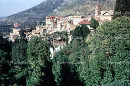 gardens of the Villa d'Este at Tivoli, trees, cityscape, skyline