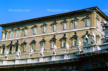 Statues, Saint Peter's Basilica, San Pietro in Vaticano