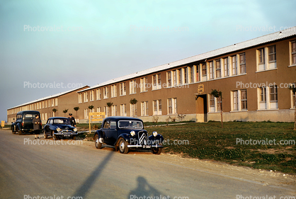 Cars, automobile, building, Cama Arms, 1950s
