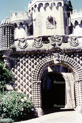 Castle, ornate entrance, arch, opulent, Peuua Palace