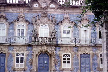 Ornate Building, windows, doors, Rococo, balcony, statues