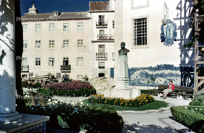 Statue, Statuary, Sculpture, Exterior, flowers, garden, courtyard, palace