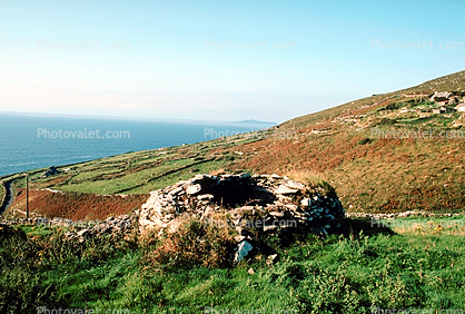 Rocks, Ruins, stone, cistern, hills, Atlantic Ocean