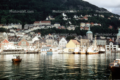 Waterfront, Docks, Harbor, City, Town, Bergen